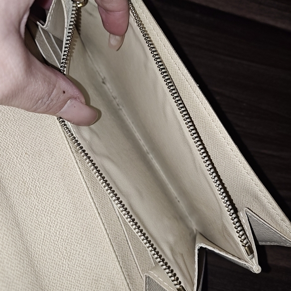 Louis Vuitton Damier Azur Sarah Wallet - Picture 7 of 11